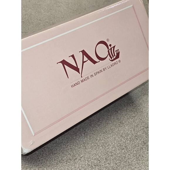 Lladro Nao "My Dog Does Tricks" figurine #0379 - Picture 5 of 5